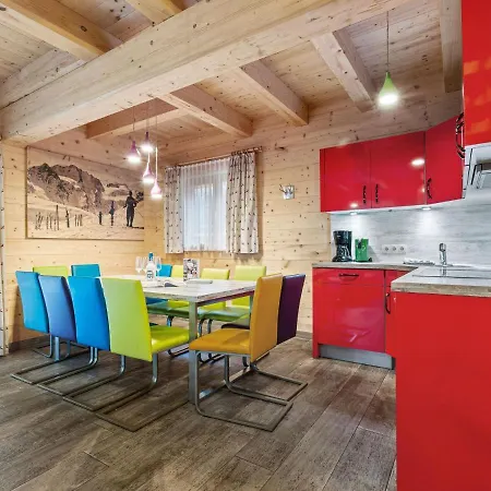Domek alpejski Vintage Chalet With Sauna And Jacuzzi In