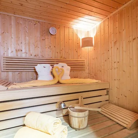 Vintage Chalet With Sauna And Jacuzzi In *